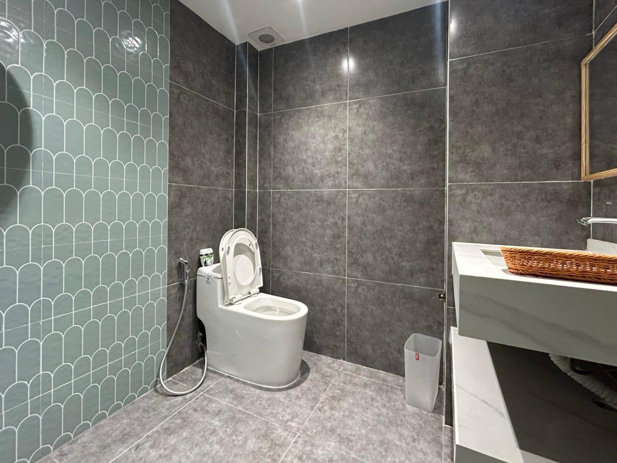 The Urban Westlake Apartment Hanoi Esterno foto
